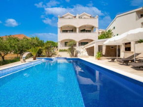  Apartment Villa Andjelka-3  Трогир